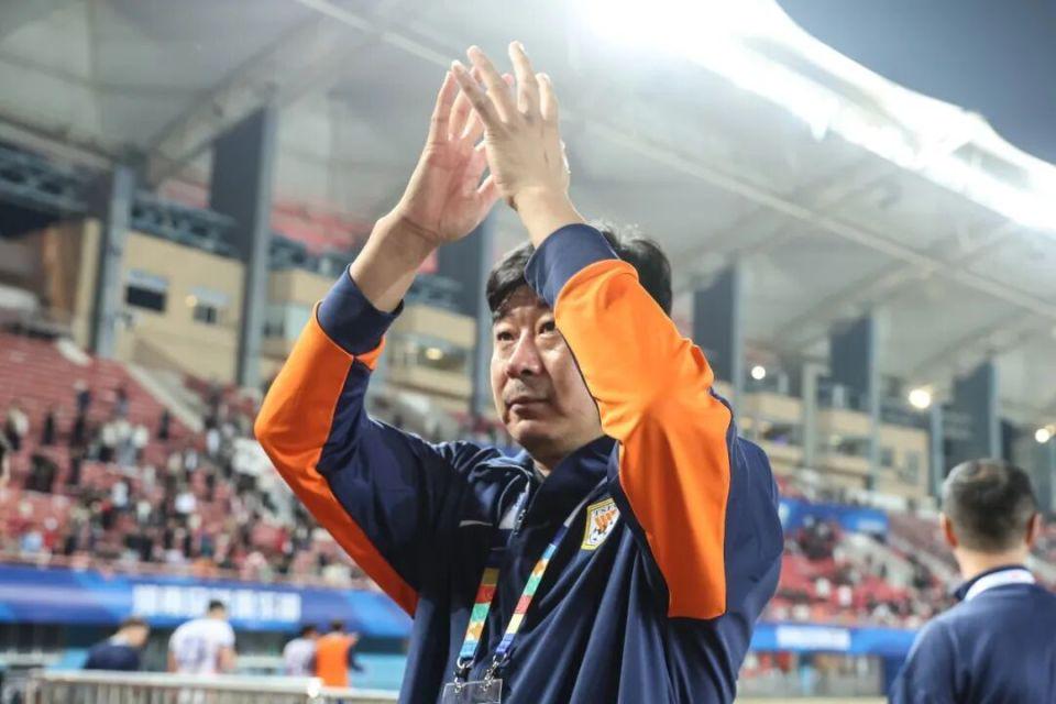 多家美媒:华盛顿奇才已经通知迪班萨会用状元签选中他 多家美媒:华盛顿奇才已经通知迪班萨会用状元签选中他