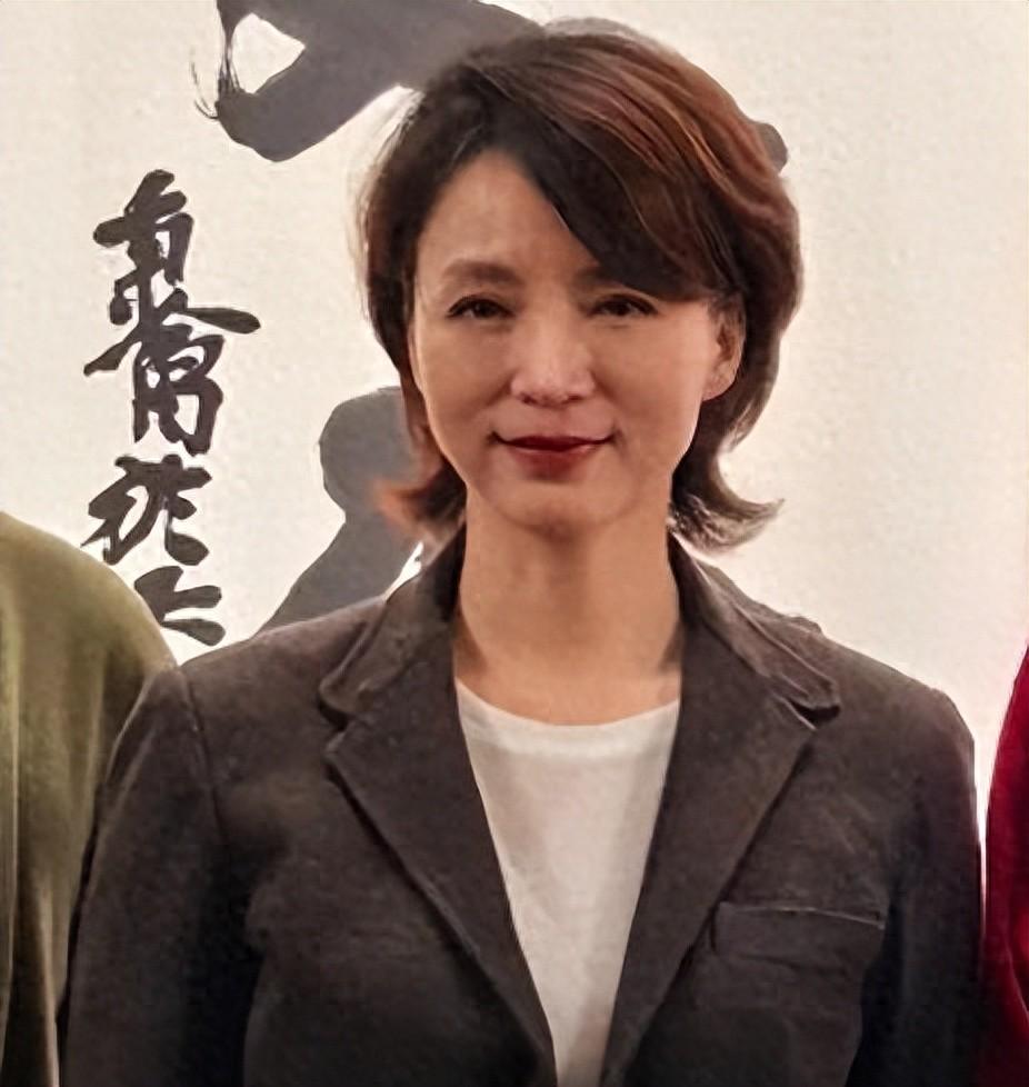 记者:字母的下家锁定在热火和凯尔特人之间,预计本周有结果 记者:字母的下家锁定在热火和凯尔特人之间,预计本周有结果