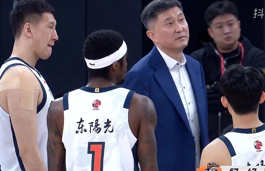 场均28+7!火箭若引进巨星前锋,可盘活全队?杜兰特改打大前锋 场均28+7!火箭若引进巨星前锋,可盘活全队?杜兰特改打大前锋