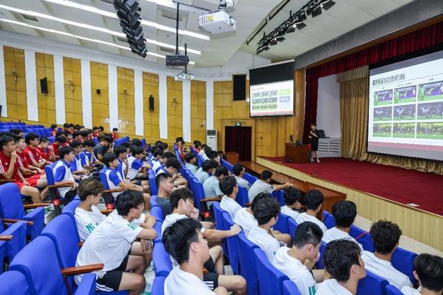 九游体育宏远速递!陈老板做重要决定,徐杰与罗斯打百分大战,朱芳雨表态不离队 九游体育宏远速递!陈老板做重要决定,徐杰与罗斯打百分大战,朱芳雨表态不离队